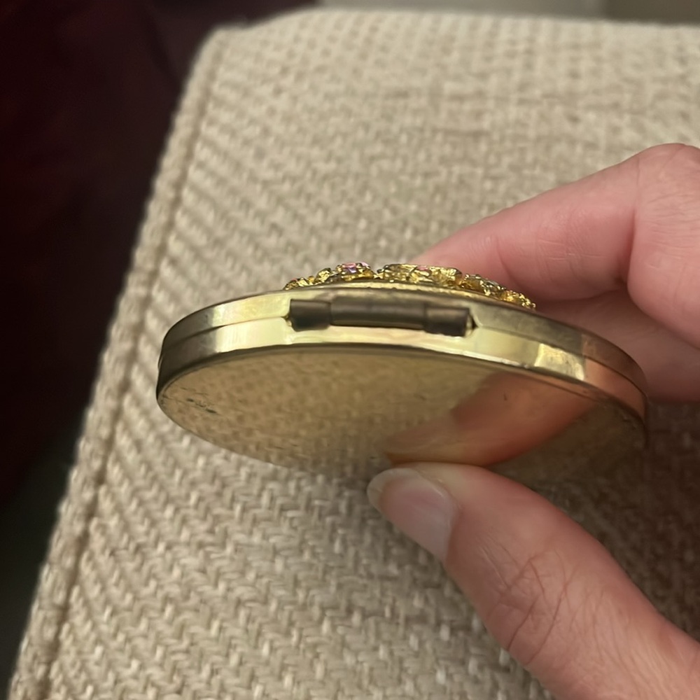 Vintage jeweled compact - Picture 9 of 10